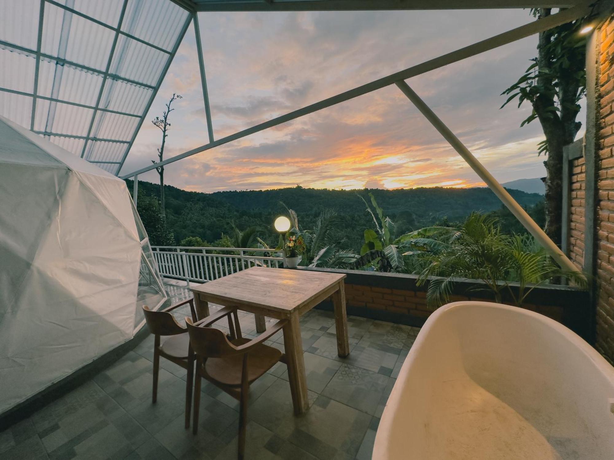 Moondock Luxury Camp Luxury tent